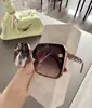 Gafas de Sol Avanzadas Resistentes a los Rayos UV para Mujer, Cuadradas de Montura Grande, Adelgazantes para Cara Redonda, Resistentes al Sol, Distintivas y a la Moda