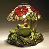 Novo produto transfronteiriço: Luminária de Vitral Sapo e Flor, uma Luminária de Mesa em Formato de Sapo e Flor como Mostrado na Imagem