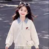 Conjunto de dos piezas para niña, top versátil de estilo preppy para el día a día con manga larga y estampado retro de mariposas, combinado con pantalones casuales