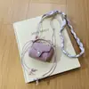 Mini Bolsa de Selim de Camurça de Alta Qualidade, Bolsa Pequena com Lenço de Seda e Contas, Bolsa Transversal, Bolsa para Fones de Ouvido, Bolsa de Pescoço de Nicho, Pequena Bolsa de Acessórios