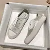 Zapatos Casuales de Satén de Seda de Hong Kong de Nicho Blancos para Mujer, Transpirables de Primavera, Suela Blanda Española, Zapatos de Lona Slip-on Versátiles