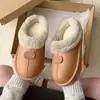 Pantuflas de algodón esponjosas e impermeables para mujer, nuevo estilo otoño/invierno, suela gruesa de EVA, adecuadas para usar en interiores y exteriores, antideslizantes, cálidas y con forro de felpa