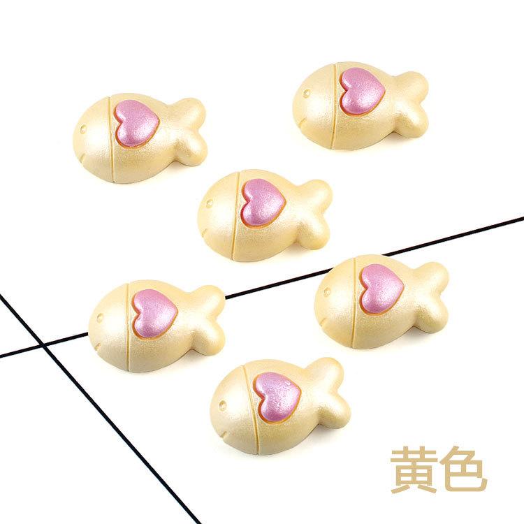 爱心小鱼黄色.jpg