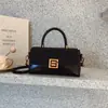 Bolso de Mano de Moda Transfronterizo para Mujer Invierno 2026 Nuevo Bolso de Hombro Retro de Nicho Bolso Cruzado Pequeño Cuadrado de Alta Gama