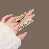 Presilha de Cabelo Borboleta com Gota de Óleo, Strass e Pérola, Design de Nicho Médio para Mulheres, Presilhas Shark para Coques de Verão