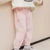 Pantalones de primavera y otoño para niños y niñas 2023 nuevos niños casual ropa exterior pantalones deportivos Joker de primavera y otoño para niños al por mayor