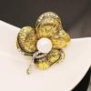 Broche Estilo Europeo y Americano Vintage Nuevo Estilo Pin Distintivo Versátil Perla Suéter Abrigo Traje Pin Simple Accesorios Ramillete