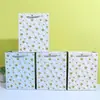 Bolsa de mão em papelão branco com estrela de cinco pontas, metalizada, para comércio exterior, sacola de papel em estoque, loja de atacado e varejo, sacola de presente