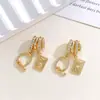 Colgante Chapado en Cobre Oro Real Micro-pavimentado Circonita Letra Combinación Geométrica Accesorios para Joyería DIY Accesorios de Diseño Simple para Mujeres