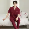 Pijama Vermelho de Algodão Puro Novo de Verão para Homens, Conjunto de Manga Curta e Calça Longa, Adequado para Casamentos e Celebrações de Ano de Nascimento, Casual e Usável Fora de Casa