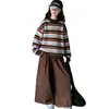Conjunto de suéter a rayas para niña, colección primavera/otoño, nuevo estilo 2026, atuendo de otoño estilo coreano, pantalones de pierna ancha, conjunto de dos piezas, moderno y a la moda