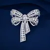 Nova Broche de Laço de Luxo, Broche de Laço com Strass Personalizado de Alta Qualidade para Mulheres, Broche Elegante e na Moda, Acessório para Terno