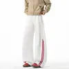 Outono 2026 Novo Esportivo Americano Três Listras Design Solto Senso de Caimento Perna Larga Curva Calças de Moletom Marca Tendência Masculina