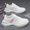 Sapatos Masculinos 2026 Primavera Marca da Moda Versátil Casual Esportivo Ultraleve Corrida Amortecedor Aumento de Altura Estudante Branco Tênis Pai