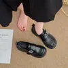 Falda de primavera y otoño que alarga la figura para personas menudas, estilo británico 2026, nuevos zapatos de suela gruesa con escote profundo, combinados con zapatos de cuero pequeños de punta redonda