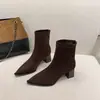 Botas Curtas de Salto Grosso Emagrecedoras Outono/Inverno Novo Estilo Tamanho Grande Bico Fino Botas Curtas Sexy Salto Grosso Zíper nas Costas Botas Femininas de Salto Alto