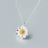 Colar Pequena Margarida Estilo Coreano para Mulheres, Único e Elegante, Simples e Requintado, Corrente de Clavícula com Pingente Versátil e Doce