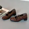 Sapatos Mary Jane femininos estilo retrô francês com bico quadrado, nova coleção outono 2026, apresentando tiras cruzadas, um laço e um salto baixo robusto e suave