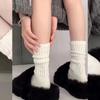 Calcetines de personalidad de moda, calcetines de color liso apilados, estilo japonés, calcetines altos hasta media pantorrilla, populares en línea para hombres y mujeres, estilo callejero frito que combina con todo.