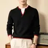 Item quente transfronteiriço Marca da moda personalidade Suéter de malha falso de duas peças Fábrica pode bordar Malhas masculinas malharia vermelho