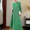 Vestido de Comércio Exterior Nanyou de Shenzhen Outono Feminino High-end Dourado Plissado Saia High-end Moda Transfronteiriça Roupas Femininas