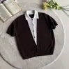 Camiseta de Tricô Manga Curta com Gola Falsa de Duas Peças para Homens e Mulheres, Cor de Verão Color Block Estilo Old Money de Luxo Leve Top Casual para o Dia a Dia
