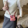 2026 Nova Bolsa Transversal Mini com Padrão Xadrez e o Personagem Fu, Bolsa de Ombro Vermelha Festiva de Ano Novo, Bolsa Pequena Fofa