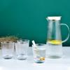 Venta al por mayor de fábrica traje de juego de vasos de vidrio con patrón vertical japonés botella de agua fría para el hogar botella de agua fría resistente a altas temperaturas botella de agua de gran capacidad