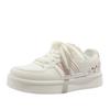 Sapatos Casuais de Verão 2026, Tênis Brancos Modernos e Versáteis, Sapatos Femininos de Alto Valor com Bico Redondo e Solado Grosso, Tênis com Design de Nicho