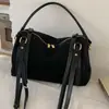 Bolsas Femininas 2025 Outono e Inverno Novas Bolsas Tote Estilo Europeu e Americano Bolsas Femininas Transfronteiriças Bolsa de Ombro Único Transversal Bolsa Grande de Camurça