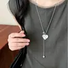 Collar Largo con Borlas Plateadas del Mismo Estilo que una Bloguera Coreana para Mujer, Cadena para Suéter de Tetera de Alta Gama Elegante y Versátil para Mujer