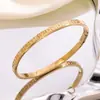Pulseira Banhada a Ouro em Aço Titânio, Estilo Popular Transfronteiriço na Europa e América, Pulseira de 4mm, 18K à Prova d'Água, Não Desbota, Venda Direta Atacado de Fábrica
