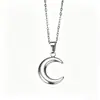 Colar de lua tridimensional de aço inoxidável europeu e americano para mulheres, ouro 18K, design de nicho, modelo novo, simples e versátil com toque de luxo