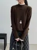 Camiseta Base de Punto Cepillado Suave y Delicado para Mujer con Parches de Encaje Diseño Estilo Coreano Suéter de Cuello Alto Medio E8120