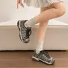 Zapatos de senderismo de malla de suela gruesa de venta caliente para celebridades para mujer, 2026 otoño versátiles casuales deportivos ligeros para exteriores tipo papá