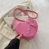 Bolsa única em forma de coração para mulheres 2024 Novo este ano popular rebite personalidade messenger bag estilo ocidental amor bolsa bolsa