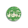 Aliexpress Broche de Paisaje de Pintura al Óleo de Dibujos Animados Creativo y Personalizado Insignia Redonda de Metal de Ganso Blanco Grande al Por Mayor