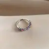 Anel de Luz Colorido com Zircônia Banhado a Ouro 18K Anel Aberto Ajustável para Dedo Indicador Moda Versátil para o Dia a Dia Joia para Mão