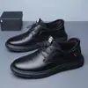 Zapatos Casuales de Cuero Estilo Coreano Nuevos para Hombre Cómodos Transpirables Slip-on Suela Suave Zapatos de Cuero Zapatos de Negocios Trendy Estilo Británico para Hombre