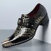 Sapatos de Couro Transfronteiriços Personalizados para Homens, Tamanho Grande, Estilo Business, Bico Fino Metálico, Padrão Crocodilo, Mocassins de Salto Grosso, Sapatos de Couro Masculinos Tendência