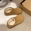 Botas de nieve para mujer, estilo papa pequeña, zapatos de algodón engrosados, nuevo diseño cálido y retro, zapatos de suela gruesa estilo Birkenstock para uso en exteriores, forrados de felpa, colección otoño/invierno 2026