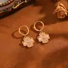 Set de Collar y Aretes de Trébol de Cuatro Hojas Chapado en Oro de 18 Quilates de Lujo Ligero para Mujer Cadena de Acero Inoxidable 304 Juego de Cierres para Aretes