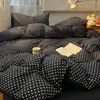 Conjunto de cama de quatro peças em gaze de camada dupla estilo nórdico, adequado para dormitórios estudantis, camas de solteiro ou casal, incluindo uma capa de edredom e um lençol de cama, e pode ser usado em todas as quatro estações
