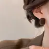 Pendientes Cuadrados de Terciopelo Marrón Retro para Mujer 2025 Nuevo Estilo Caliente Lujo Accesible Pendientes de Gama Alta Pendientes Únicos de Nicho