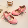 Zapatos de Tacón Alto para Niñas Zapatos de Princesa 2026 Nuevo Estilo Primavera/Otoño Niños Medianos y Grandes Zapatos Rojos para Actuación Estudiantil Danza Zapatos Pequeños de Cuero