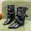 Botas de Tacón Grueso con Punta Aguda para Mujer Estilo Hot Girl 2026 Otoño Nuevo Estilo Hebilla de Cinturón Botas de Pierna Ancha Adelgazantes Botas de Jinete Occidental Moda