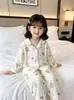 Conjunto de ropa de aire acondicionado para niñas, con diseño de cuello, adecuado para primavera y otoño, con un cárdigan fino de manga larga, pijama de algodón estilo coreano con estampado de nubes para niñas