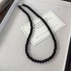 Collar de blogger con el mismo estilo, cierre de lingote con cuentas de vidrio negro, cadena para la clavícula de lujo ligero, simple y versátil para el uso diario