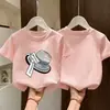 Camiseta de manga corta para niña 2026 nuevo estilo ropa de verano para niños top de dibujos animados elegante para niños mayores y pequeños camiseta base de algodón puro