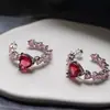 Brincos de Tarraxa Coração com Diamante Rosa em Forma de C, Estilo Minimalista e Discreto, com Toque Sofisticado e Luxuoso, Requintados e Versáteis, de Nicho e Delicados